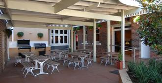 Captain Cook Hotel - Sidney - Veranda