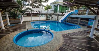 Althea's Place Palawan - Puerto Princesa - Svømmebasseng