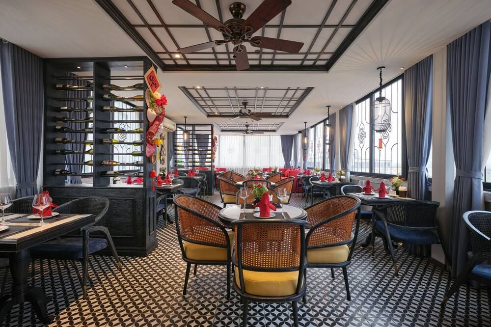 شينينج سنترال هوتل آند سبا