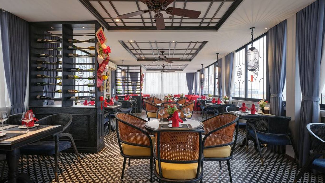 شينينج سنترال هوتل آند سبا