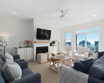 Coastal Vista - Walk to Emerald Isle Beach! - Emerald Isle - Living room