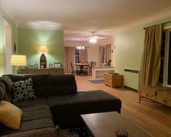 Riverside Point Resort - Park Rapids - Sala de estar