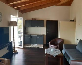 Einliegerwohnung 1 Mit Garage - Beverungen - Wohnzimmer