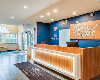 Microtel Inn & Suites by Wyndham Montgomery - Montgomery - Recepce
