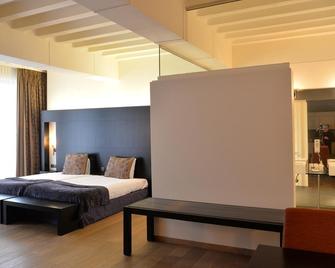 Hotel Van Eyck - Maaseik - Bedroom