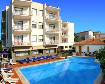 Hotel Splendid - Diano Marina - Pool