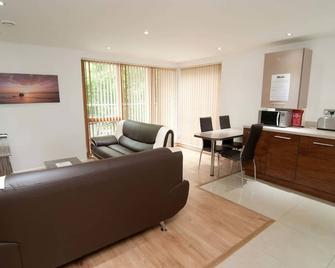 Southampton Serviced Apartment - Southampton - Living room