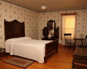 Hotel Chateau Albert - Bertrand - Bedroom