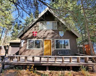 3542 Bobby Grey Circle - South Lake Tahoe - Building