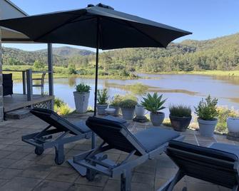 First Farm Cottage - St Albans - Patio