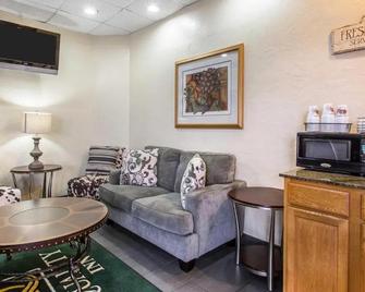 Quality Inn - Lawton - Sala de estar