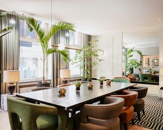 بارك سنترال لاهاي، ضمن مجموعة سيركل - لاهاي - ردهة