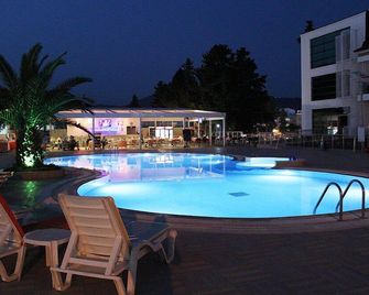 フォーラム レジデンス ホテル - マルマリス - プール