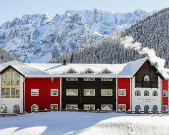 艾般皇室大酒店 - 塞爾瓦迪瓦爾加爾德納 - 塞爾瓦迪加爾代納山谷 - 建築