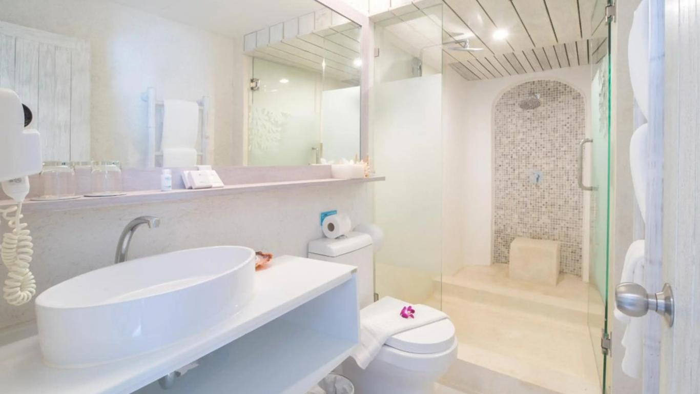 Ocean Breeze Resort Khaolak