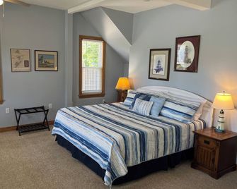 Toledo House Guest Suite A. Catering to couples. Great location downtown PIB. - Put-in-Bay - Quarto
