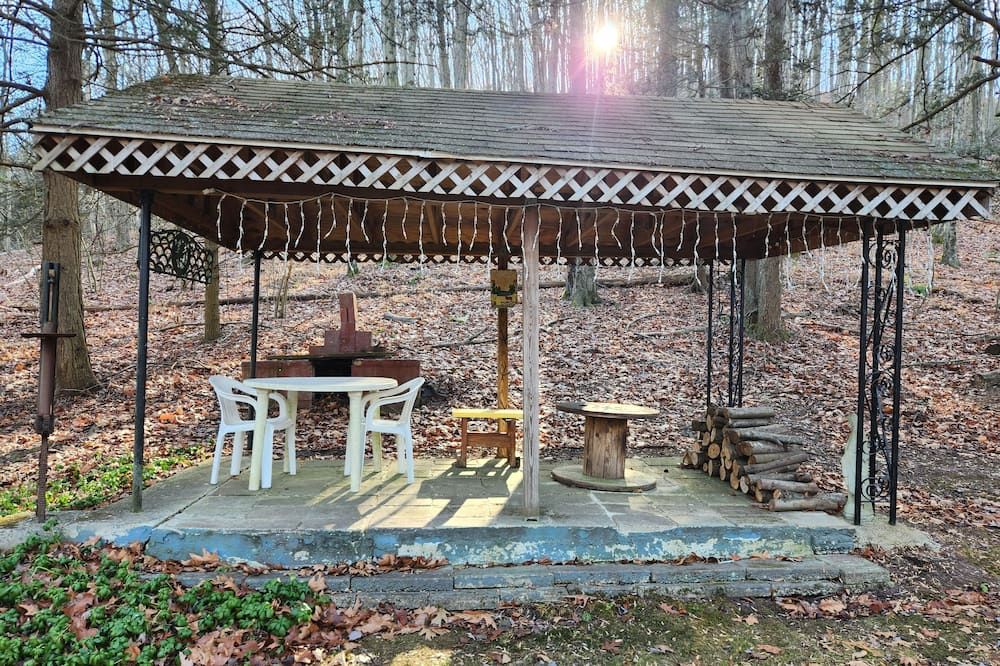 Private rustic cabin in New Ringgold