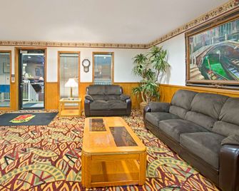 Super 8 by Wyndham Plano/Dallas Area - Plano - Sala de estar