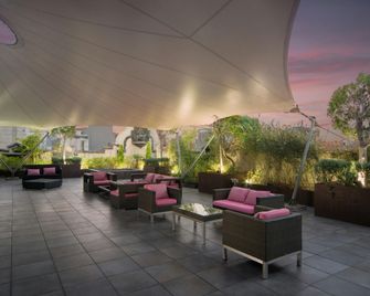 Hampton Inn & Suites by Hilton Mexico City - Centro Historico - Mexico City - Patio