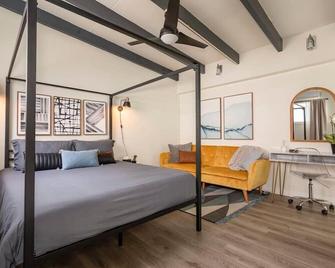 Stay Next To The Sand Best Hermosa Pier Location - Hermosa Beach - Bedroom