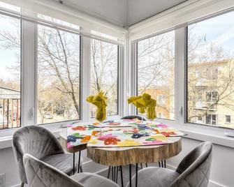 Hôtel à la maison - Les bras de Morphée - Montreal - Comedor