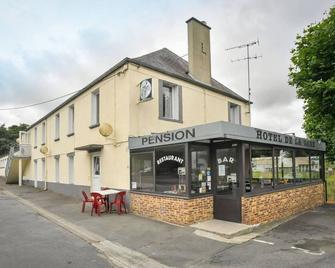 Hôtel et Restaurant de la Gare Torigny-les-Villes - Torigny-les-Villes - Edificio