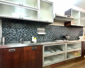 Flat06 Cipete - Jakarta - Kjøkken