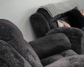 Current River Retreat - Biggers - Salon