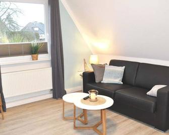 Haus Seehase Ferienwohnung Nr 03 - Haffkrug - Wohnzimmer