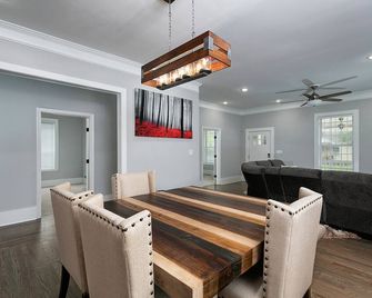 Atlanta Luxury Vacation Home by Downtown & Airport - Atlanta - Comedor