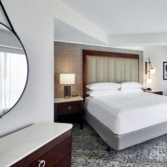 Sheraton Indianapolis Hotel at Keystone Crossing image 1