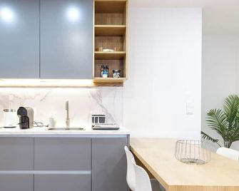 Apartamentos da Travessa T1 - Praia Da Vitoria - Kuchyň