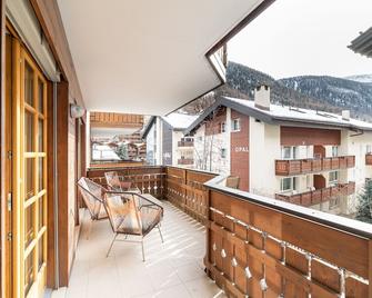Vrony Apartments by Hotel Walliserhof Zermatt - Zermatt - Balcony