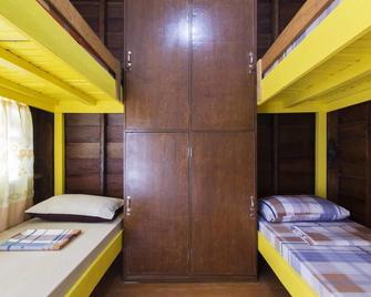 D' Backpackers' Barn - Hostel - Panglao - Bedroom