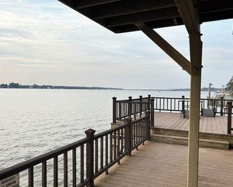 Landmark Lodge - Lake Blackshear - minutes from Ga Veterans State Park! - Cordele - Balcony