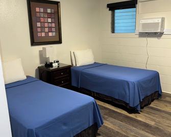 Tip Top Motel - Lihue - Bedroom