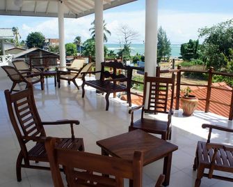 Sam's Guest House - Unawatuna - Balcony