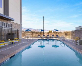 Hampton Inn and Suites by Hilton Cottonwood - Cottonwood - Basen