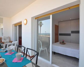 Rnet - Front De Mer - Roses Costa Brava - Roses - Essbereich