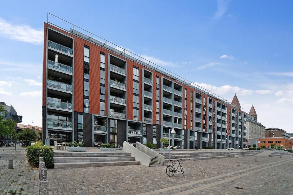 Artist's penthouse by the water's edge – København