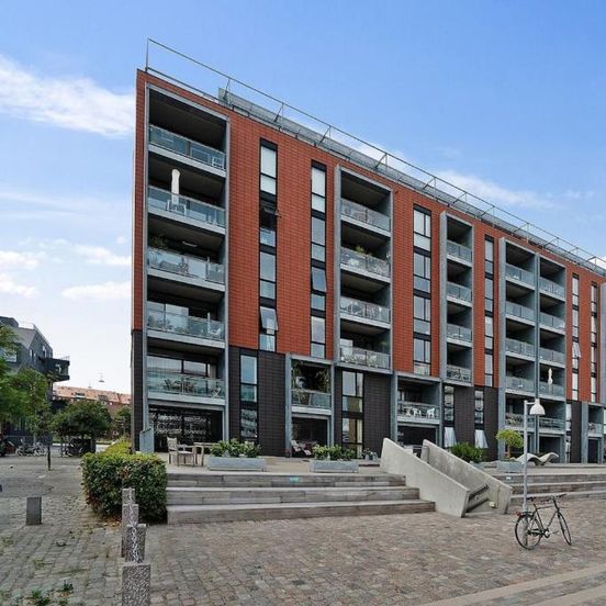 Artist's penthouse by the water's edge – København