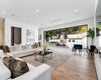 Willow Glen 2 - לוס אנג'לס - סלון