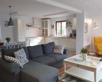 Caloroczna Villa Morskie Historie Dla 34 - Grzybowo - Wohnzimmer