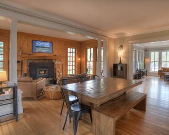 421 Capital Ave - Creede - Dining room