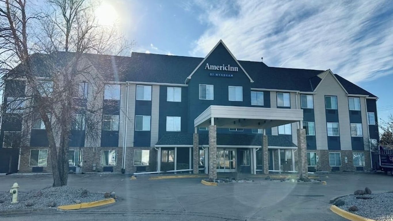 AmericInn by Wyndham Galesburg
