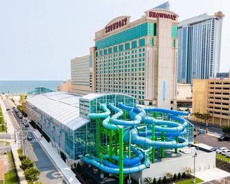 Sleep 4 Boardwalk Stylish Studio by CozySuites - Atlantic City - Building