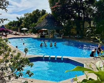 Hotel Villa del Conquistador - Cuernavaca - Pool