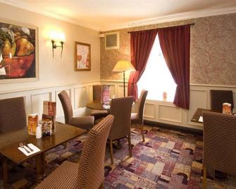 Premier Inn Knutsford Bucklow Hill - Knutsford