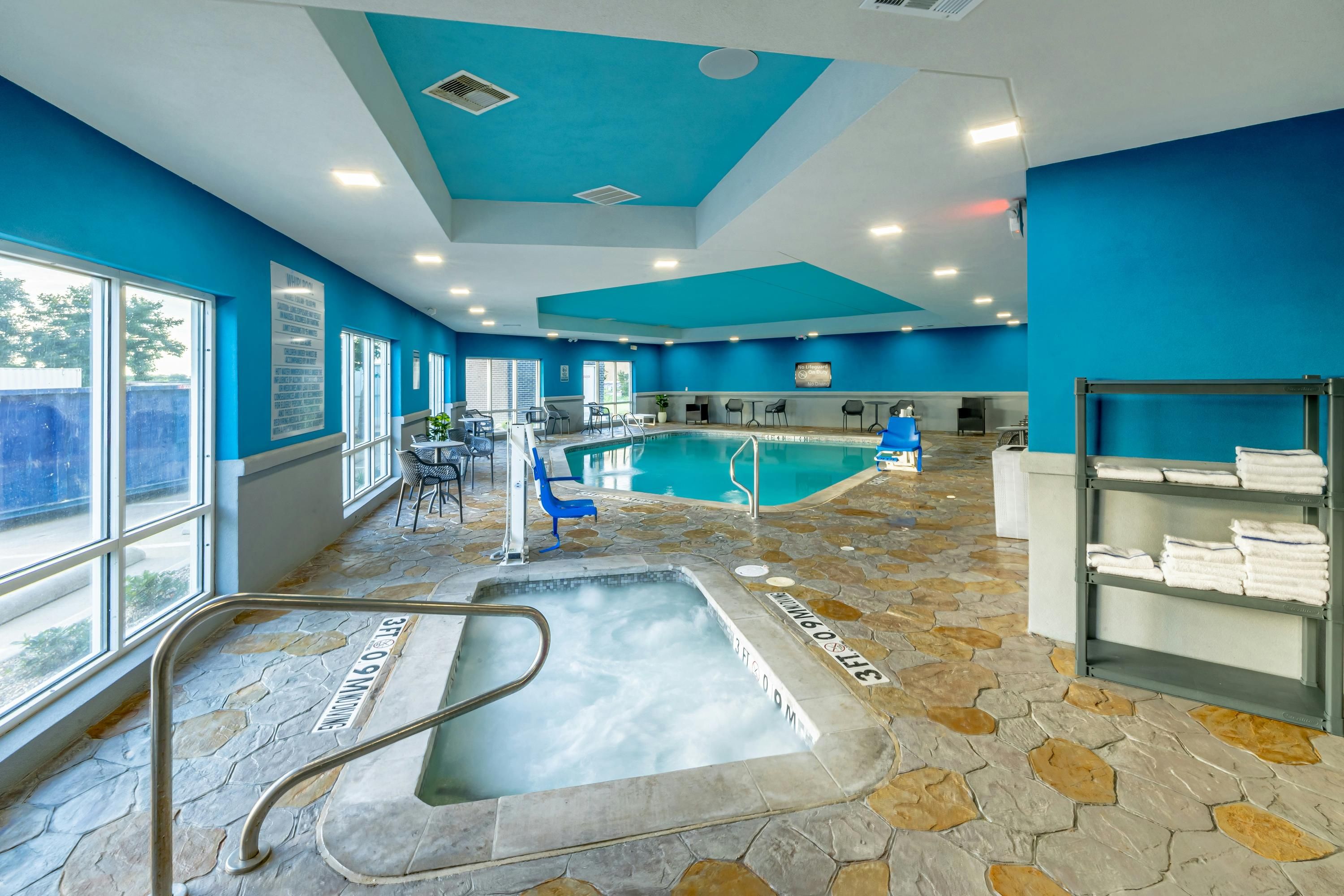 Hampton Inn & Suites Cleburne - Cleburne - Bazén
