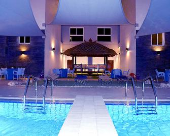 Leaders Plaza Apartments - Ahmadi - Pool
